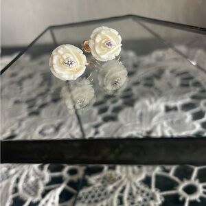 Sweet vintage earrings flowers with rhinestone center clip on earrings